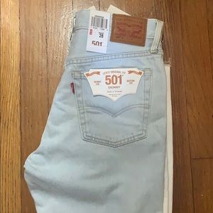 NWT Levi’s 501 button-fly high rise skinny, 28